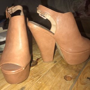 STEVE MADDEN LIGHT BROWN WEDGE/HEEL